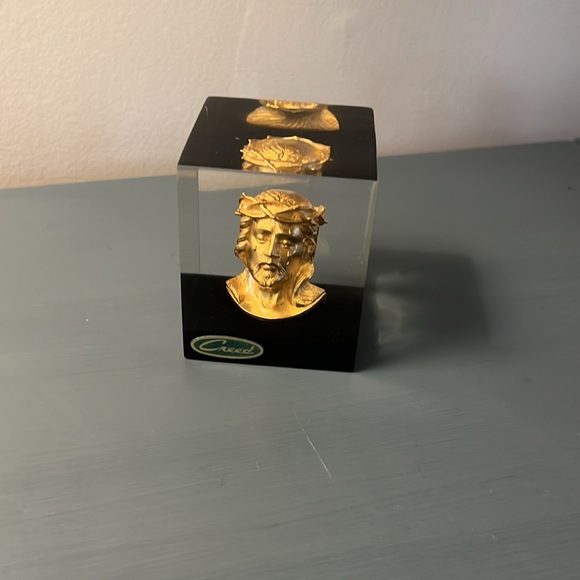 Jesus Paperweight - Picture 9 of 11